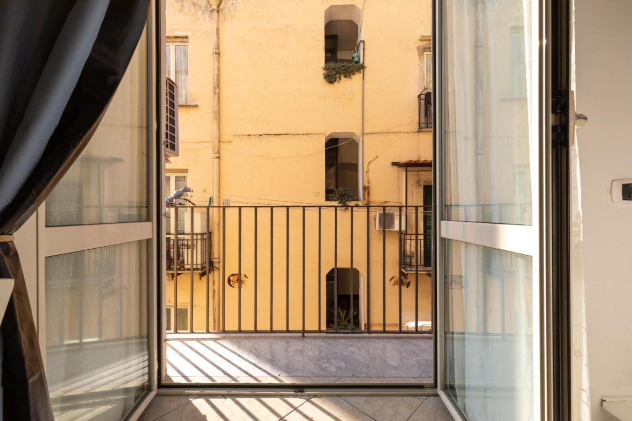 Apartment With Sea View With 2 Lifts Above Montesanto! Napoli Dış mekan fotoğraf